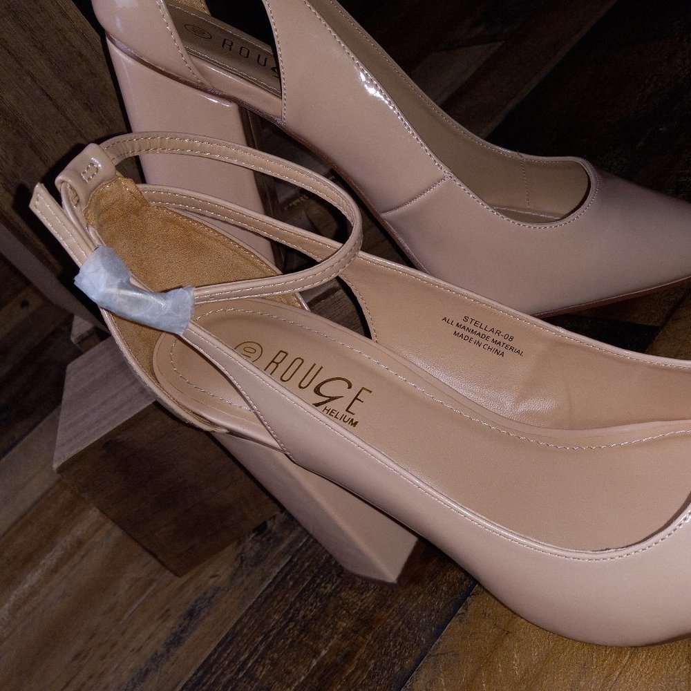 High Heels - Picture 3 of 12